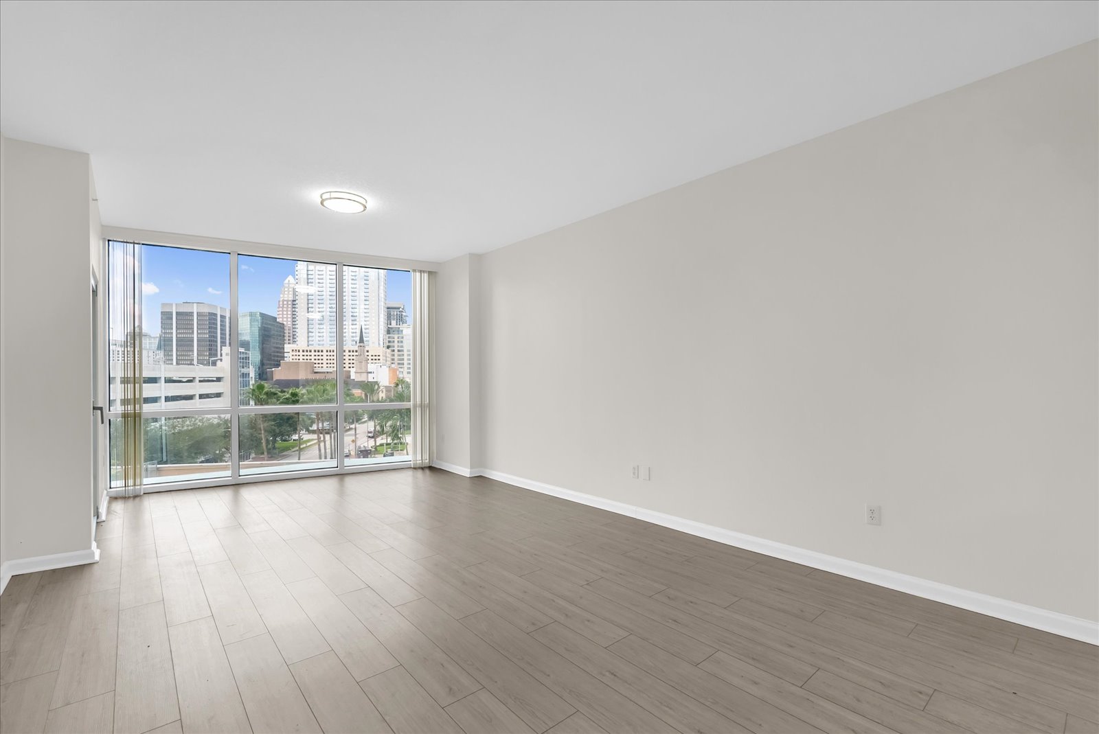 322 East Central Boulevard - 606